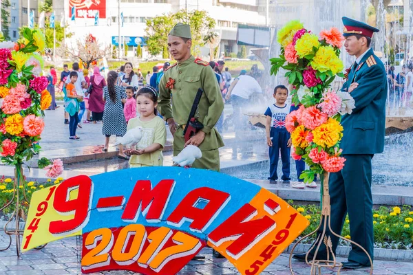 Bishkek Kyrgyzstan Mayo 2017 Soldado Las Celebraciones Del Día Victoria — Foto de Stock