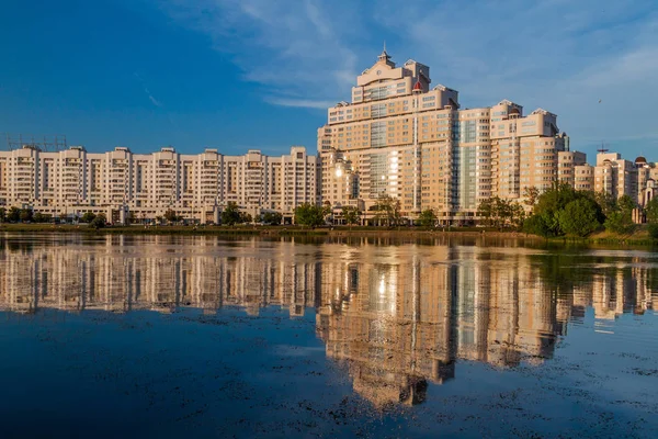 Svislach Nehri Minsk Beyaz Rusya Apartmanlar Bir Satır Görünümü — Stok fotoğraf