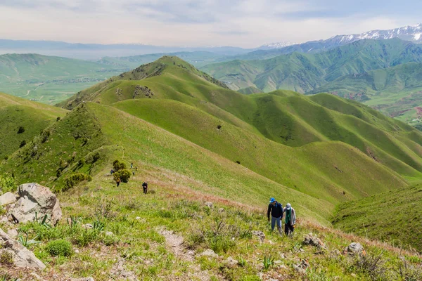 Alamedin Kyrgyzstán Května 2017 Účastníci Turistické Unie Kyrgyzstánu Cesta Údolí — Stock fotografie