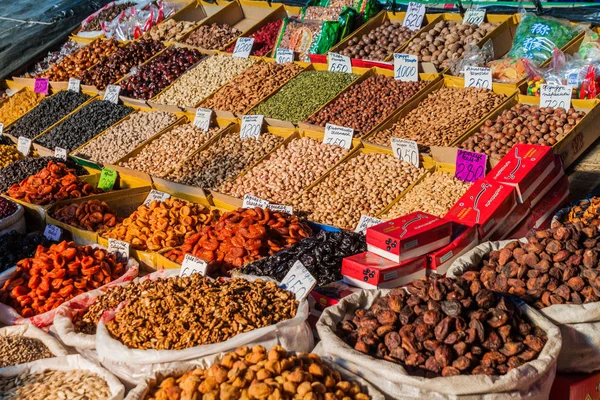 Bishkek Kyrgyzstan May 2017 Dried Fruits Nuts Osh Bazaar Bishkek — Stock Photo, Image