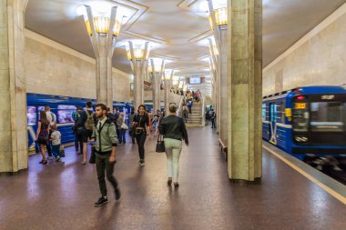 Minsk, Beyaz Rusya - 6 Haziran 2017: Metro istasyonu Kastrychnitskaya (veya Oktyabrskaya) Minsk.