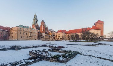 Krakow, Polonya Wawel Kraliyet Kalesi Kış görünümü