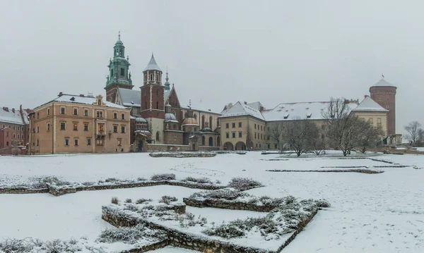 波兰克拉科夫瓦维尔城堡的冬季景观 — 图库照片