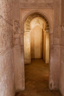 Granada, İspanya - 2 Kasım 2017: Granada, İspanya 'daki Alhambra' da Nasrid Sarayı 'ndaki (Palacios Nazaries) odalar
