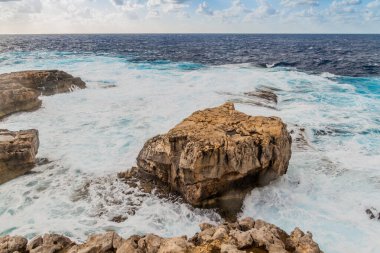 Gozo, Malta 'daki Dwejra Kayalıkları
