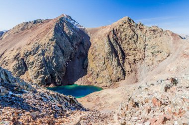 Estany Negre (Kara Göl) in Parc Natural Comunal de les Valls del Comapedrosa Milli Parkı, Andorra