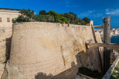 Barrakka Asansörü, Malta 'nın başkenti Valletta' nın tahkimatlarında