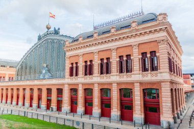Madrid, İspanya 'daki eski Atocha tren istasyonunun manzarası