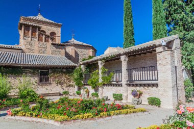 İspanya, Toledo 'daki El Greco Müzesi' nin avlusu.