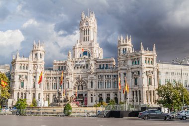 Madrid, İspanya - 22 Ekim 2017: Cybele Sarayı (Palacio de Cibeles).