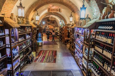 Tiflis, Gürcistan - 17 Temmuz 2017: Tiflis, Gürcistan 'daki yeraltı Meidan Çarşısı