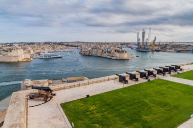 Valletta 'da ve Grand Harbour' da Selamlama Bataryası, Malta