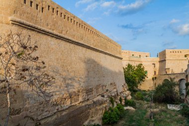 Malta 'nın başkenti Valletta' nın surları.