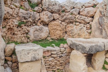 Megalitik tapınak kompleksi Ggantija Gozo Adası 'ndaki Xaghra köyü yakınlarında.