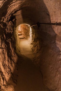 Vardzia, Gürcistan - 14 Temmuz 2017: Vardzia mağara manastırındaki tünel