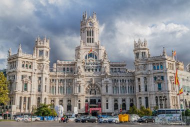 Madrid, İspanya - 22 Ekim 2017: Cybele Sarayı (Palacio de Cibeles).