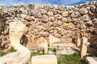 Megalitik tapınak kompleksi Ggantija Gozo Adası 'ndaki Xaghra köyü yakınlarında.