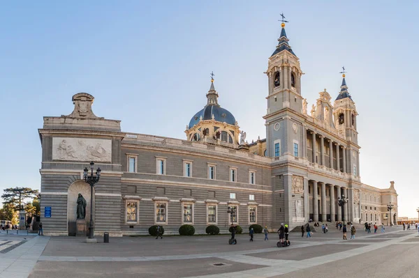 Madrid Spain Октября 2017 Кафедральный Собор Альмудены Мадриде Испания — стоковое фото