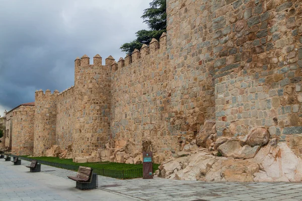 西班牙阿维拉老城的防御工事墙 — 图库照片