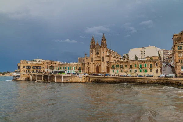 Sliema Nábřeží Kostelem Panny Marie Hory Carmel Malta — Stock fotografie