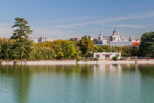 Királyi Palota Almudena Katedrális Madridban Spanyolország — Stock Fotó