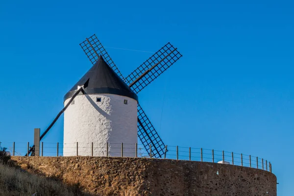 Uno Los Molinos Viento Ubicados Consuegra España —  Fotos de Stock