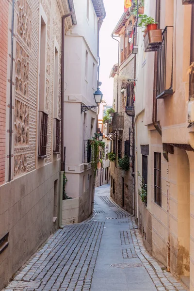 Enge Gasse Zentrum Von Toledo Spanien — Stockfoto