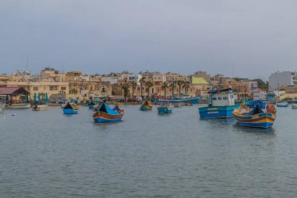 Marsaxlokk Malta Novembro 2017 Barcos Pesca Porto Cidade Marsaxlokk — Fotografia de Stock