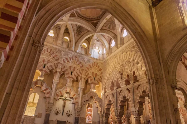 西班牙科尔多瓦 2017年11月4日 西班牙科尔多瓦清真寺的内部 — 图库照片