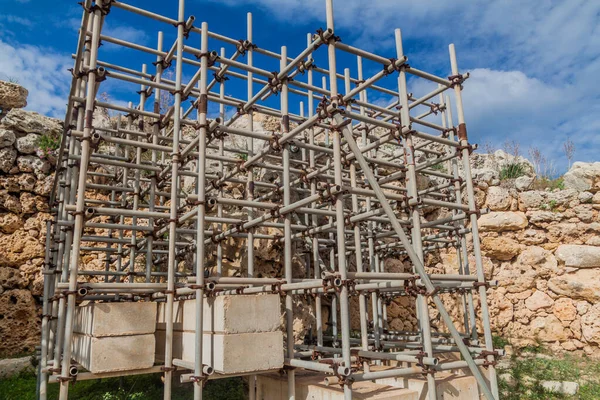Steigers Bij Het Megalithische Tempelcomplex Ggantija Bij Xaghra Dorp Gozo — Stockfoto