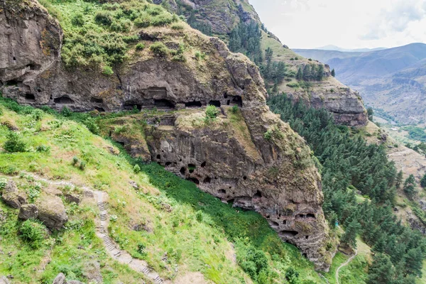 Mağara Manastırı Vanis Kvabebi Georgia Bir Uçuruma Oyulmuş — Stok fotoğraf