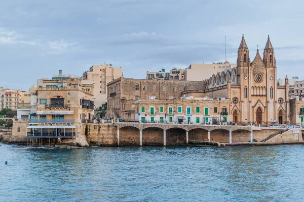 Sliema Nábřeží Kostelem Panny Marie Hory Carmel Malta — Stock fotografie