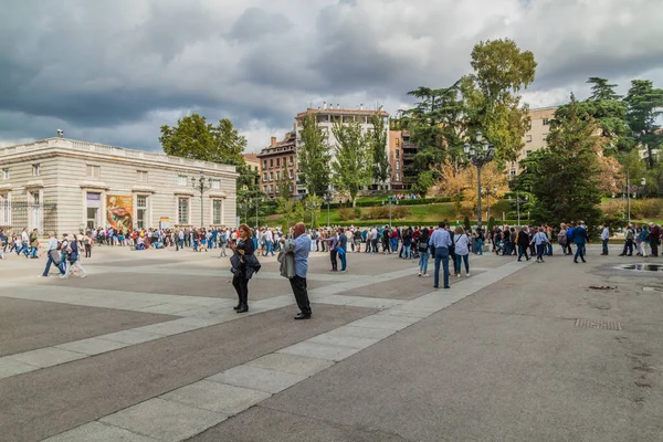 Madrid Spain October 2017 Tourists Waiting Line Entry Palacio Real — Stock Photo, Image
