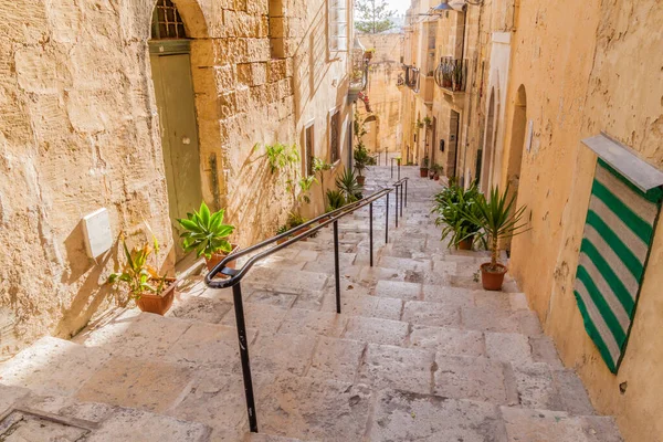 Типова Вузька Вулиця Місті Біргу Мальта — стокове фото