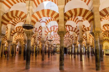 Cordoba, İspanya - 4 Kasım 2017: Cordoba, İspanya Camii İçişleri