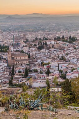 Gün batımında Granada 'nın hava manzarası, İspanya