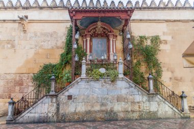 İspanya, Cordoba 'daki Virgen de los Faroles anıtı