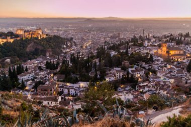 Alhambra, İspanya ile Granada 'nın hava manzarası