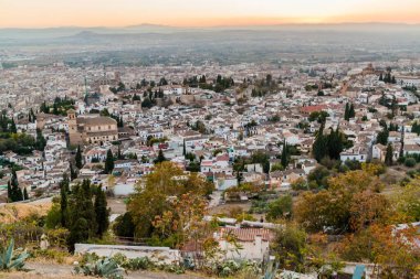 Gün batımında Granada 'nın hava manzarası, İspanya