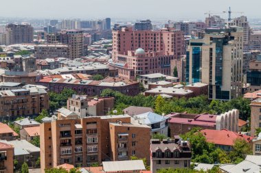 Ermenistan 'daki Şelale kompleksinden Erivan' ın hava görüntüsü