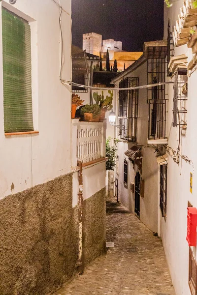 Akşam Spanya Nın Granada Şehrinde Dar Bir Sokakta — Stok fotoğraf