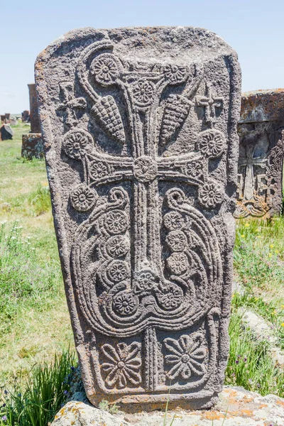Норатус Армения Июля 2017 Года Каменный Крест Известный Хачкар Возле — стоковое фото