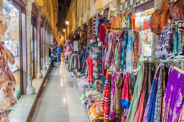 Granada Hiszpania Listopada 2017 Wąska Uliczka Alcaiceria Wielki Bazar Granady — Zdjęcie stockowe
