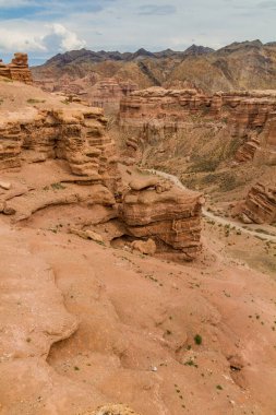 Kazakistan 'daki Sharyn Kanyonu manzarası