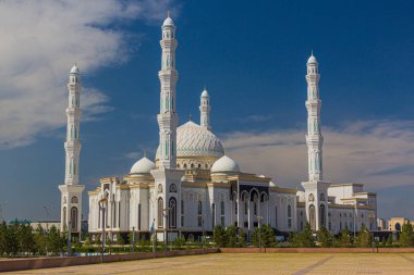 Astana 'daki Hazrat Sultan Camii (şimdi Nur-Sultan), Kazakistan' ın başkenti.