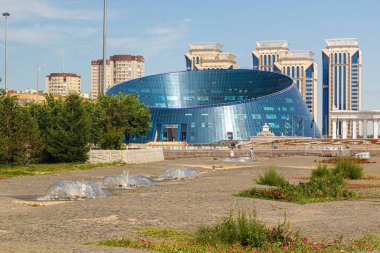 ASTANA, KAZAKHSTAN - 9 Temmuz 2018: Astana 'daki Shabyt Yaratıcılık Sarayı (şimdiki adıyla Nur-Sultan), Kazakistan' ın başkenti.