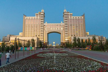 ASTANA, KAZAKHSTAN - 8 Temmuz 2018: Astana 'daki modern binalar (şimdiki Nur-Sultan), Kazakistan' ın başkenti.