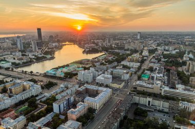 Yekaterinburg, Rusya 'da günbatımının hava manzarası