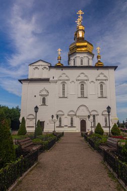 Trinity Katedrali Tyumen, Rusya 'daki Trinity Manastırı' na