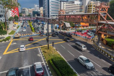 KUALA LUMPUR, MALAYSIA - 30 Mart 2018: Kuala Lumpur, Malezya 'da Sultan İsmail ve Raja Laut caddelerinin kesişimi.
